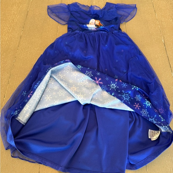 Disney Princess Frozen Elsa & Anna Fantasy Dress or Nightgown • Size S (6/6X) - Picture 9 of 13